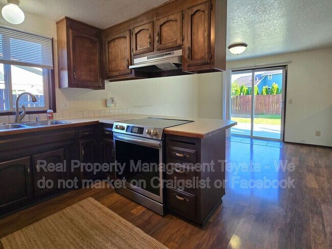 Building Photo - 1453 Hillspring Rd