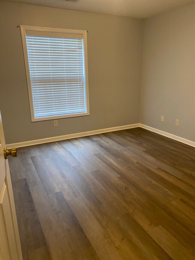 Building Photo - 802 Moultrie Ct