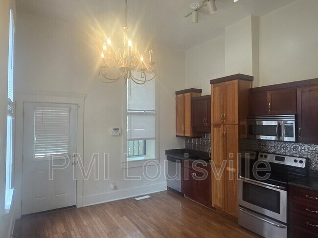 Building Photo - 1156 S Brook St