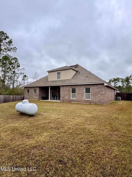 Building Photo - 9265 Natures Trl