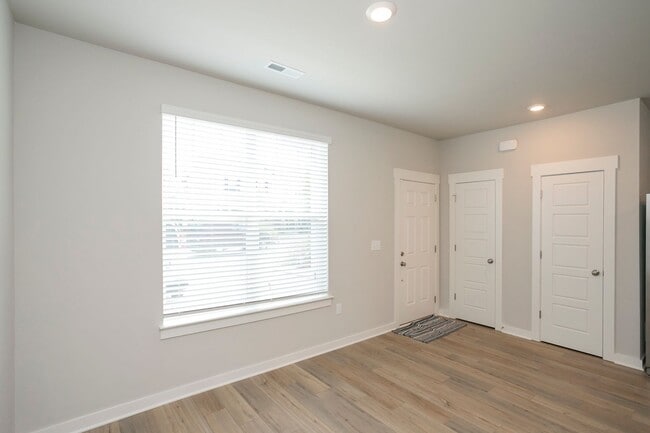 Building Photo - 1763 Frodo Wy
