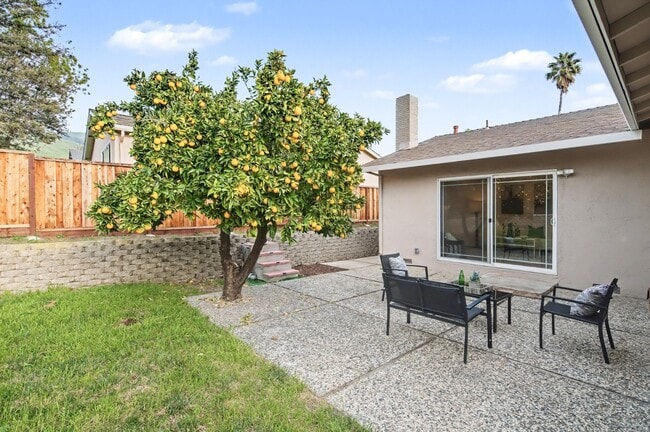 Building Photo - Modern 3BD Home with Eco Water Systems, EV Charging & Designer Finishes – Prime San Jose Locale