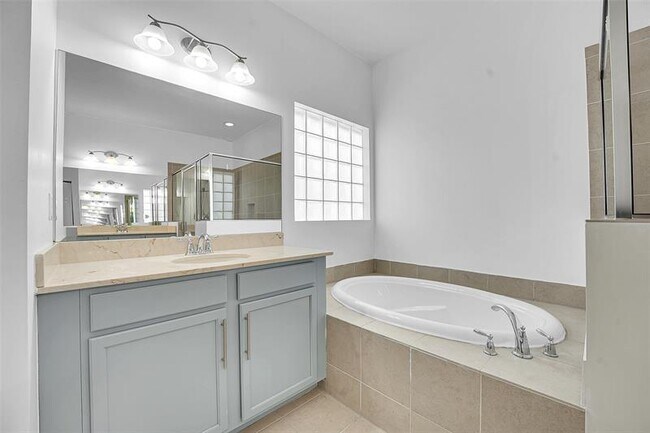 Building Photo - 7162 Prudencia Dr