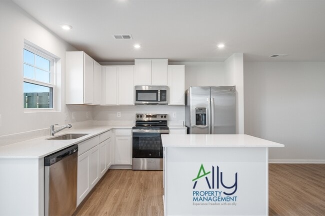 Building Photo - 44 Sophie Kathryn Dr