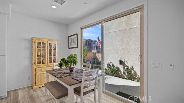 Building Photo - 16282 Meadowhouse Ave