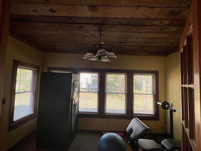 Building Photo - 305 W Main St