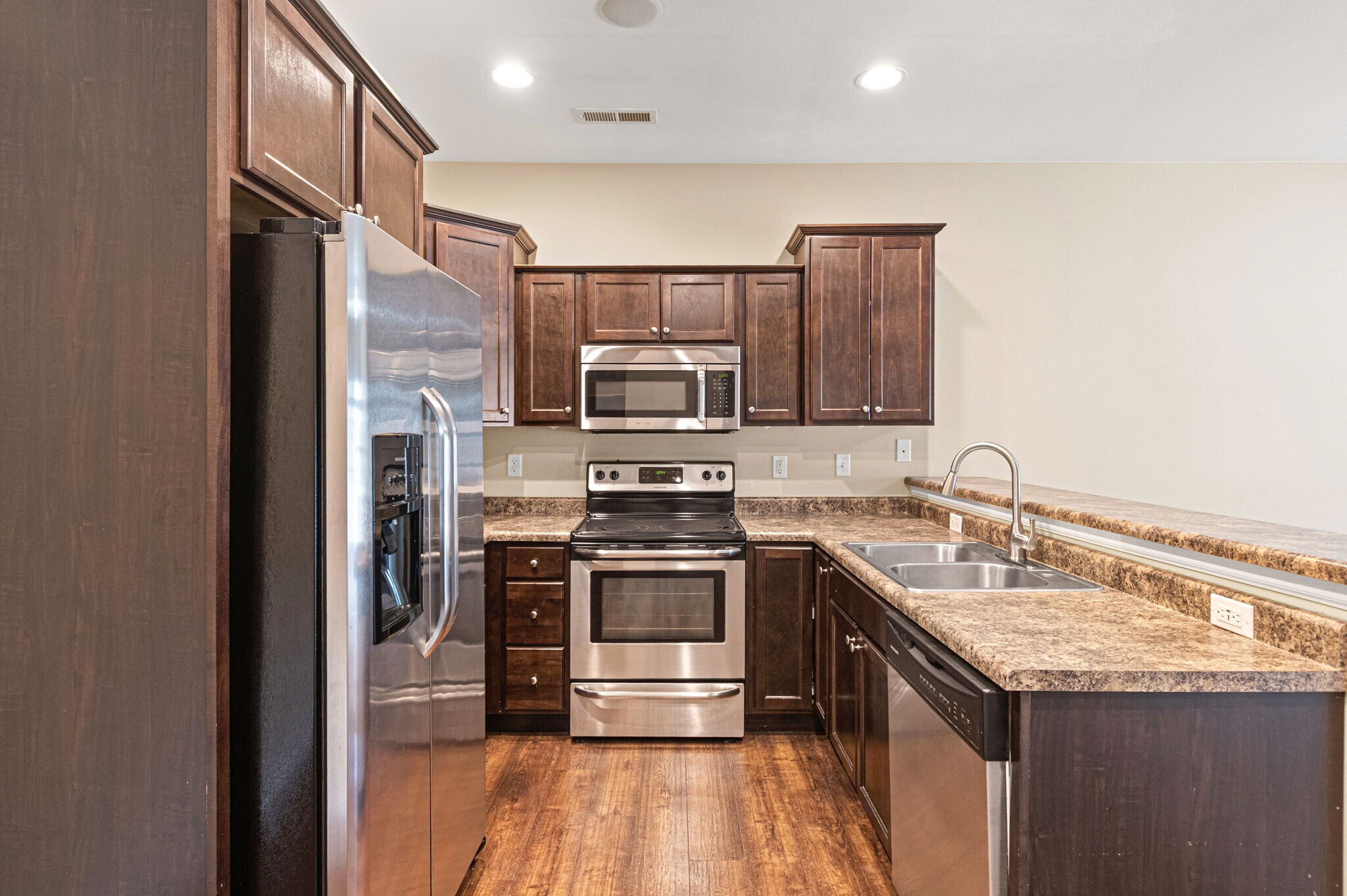 Building Photo - 414 Churchill Dr