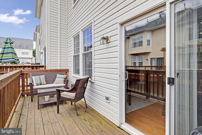 Building Photo - 46209 Walpole Terrace
