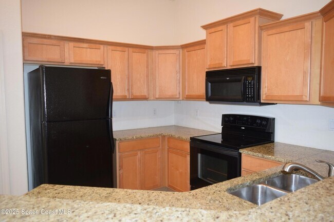 Building Photo - 1170 Eleuthera Dr NE