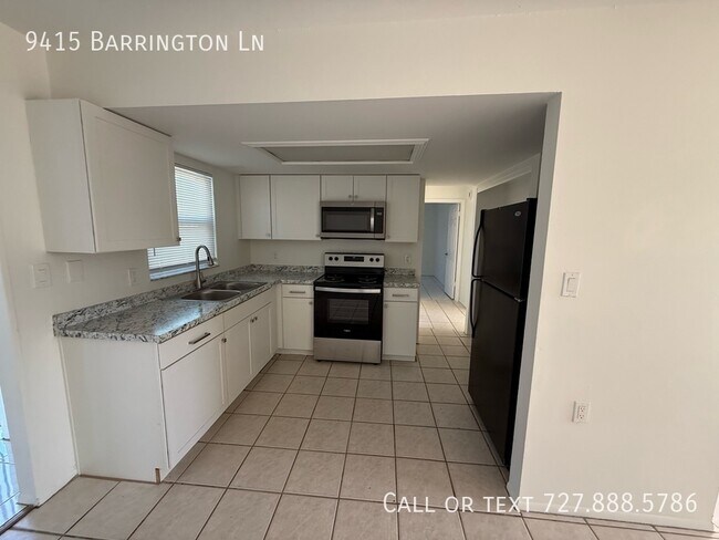 Building Photo - 9415 Barrington Ln