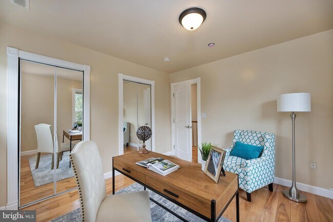 Building Photo - 2231 Otis St NE