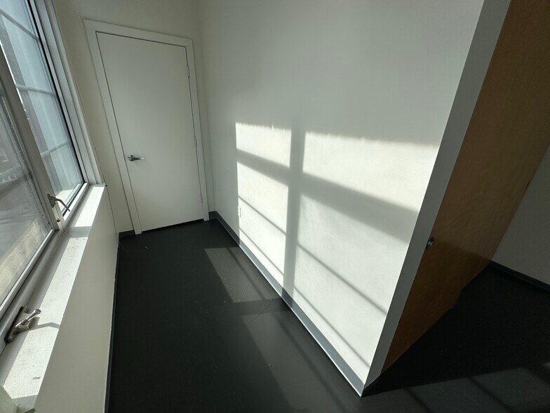 Building Photo - 147 E Berkeley St