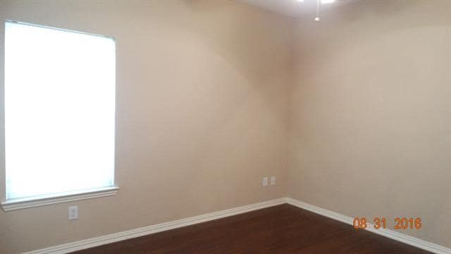 Building Photo - 8026 Palisades Dr