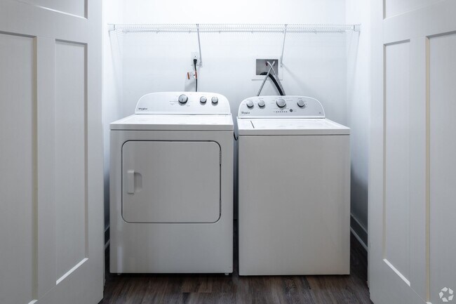 Building Photo - FREE RENT SPECIAL! 1 MONTH FREE & $750 SECURITY DEPOSIT! SECURE THIS DEAL NOW!