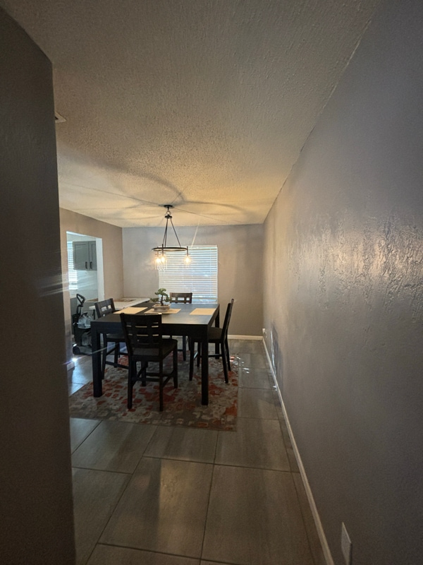 Building Photo - 1317 N Shangri-La Dr