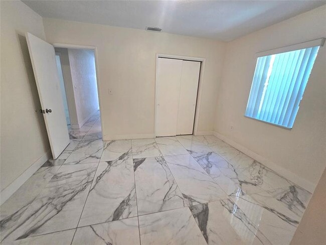 Building Photo - 2217 Grant St