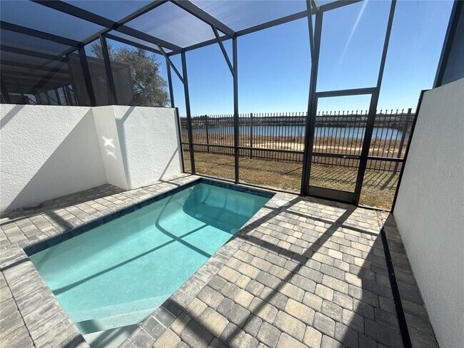 Building Photo - 420 Famagusta Dr