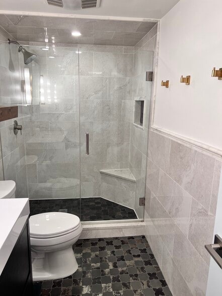 Building Photo - 3530 Piedmont Rd NE