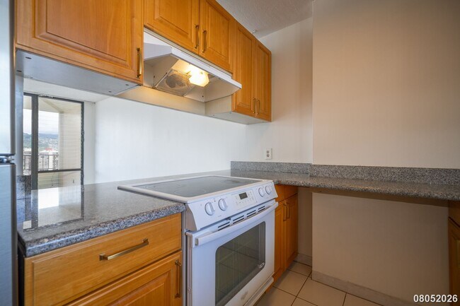 Building Photo - 2121 Ala Wai Blvd