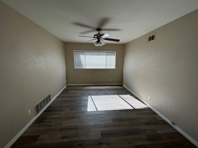 Building Photo - DON'T MISS OUT! HOME AVAILABLE BEGINNING OF MAY