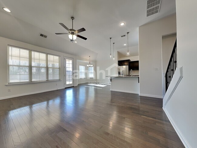 Building Photo - 5571 Stonecrest Dr