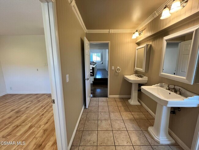 Building Photo - 29160 Oakpath Dr