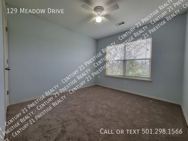 Building Photo - 129 Meadow Dr