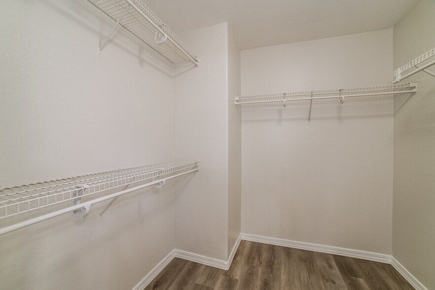 Building Photo - 6815 N 129th Dr