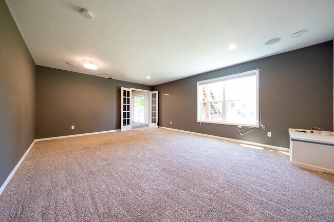 Building Photo - 16549 Dodd Ln