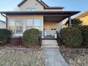 Building Photo - Sun-Filled Living with Hardwood Floors Near Downtown