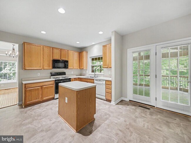Building Photo - 5641 Eppes Island Pl