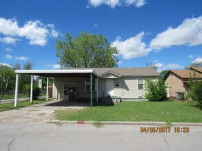 Building Photo - Pet Friendly :) SECTION 8 ACCEPTED!