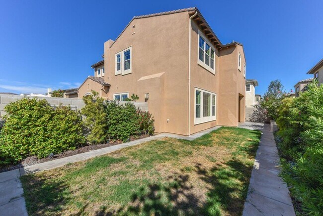 Building Photo - 4bd/4.5ba Single Family House w/ VIEW Gate...