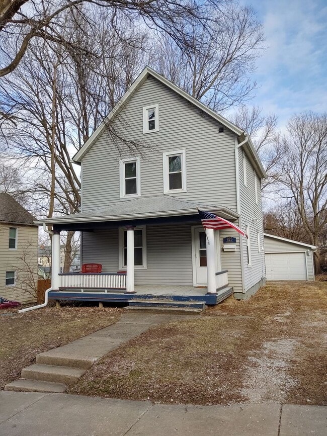 Building Photo - Furnished 3 Bedroom, 1 Bathroom