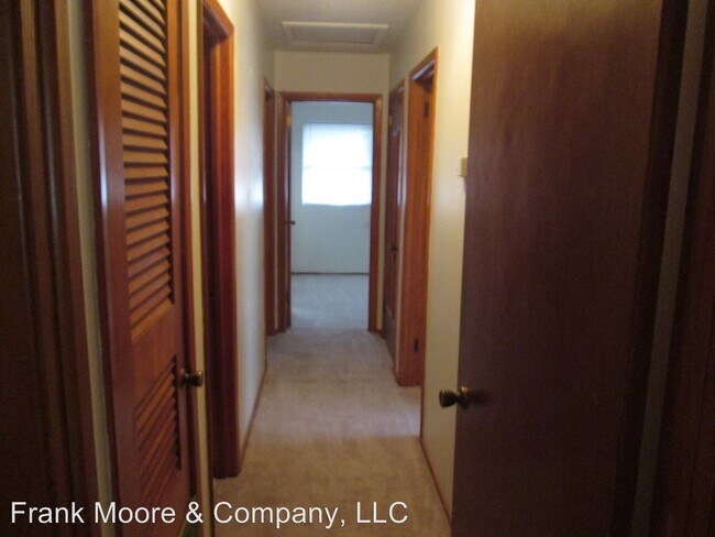 Building Photo - 3 br, 1.5 bath House - 232 Dyches Dr