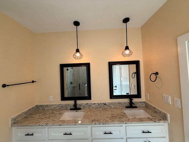 Building Photo - 14844 Coaltown Rd