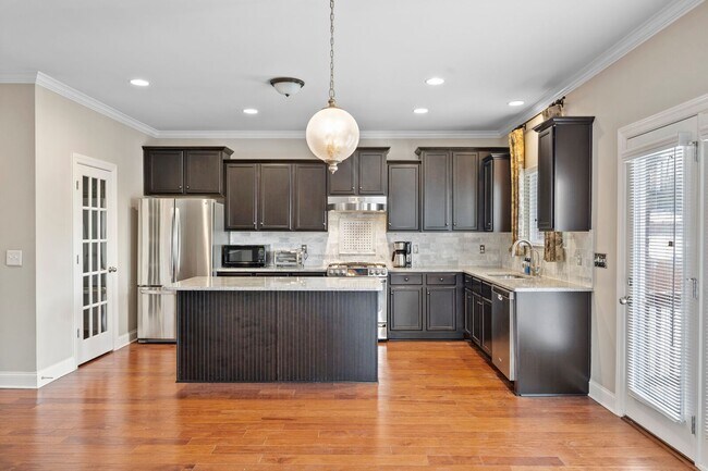 Building Photo - 4BR Home with Over 3,200 Sq Ft in Desirable Mount Juliet Community