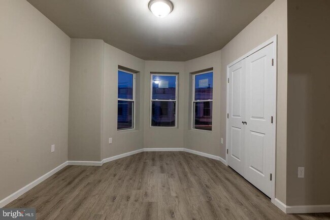 Building Photo - 141 N Peach St