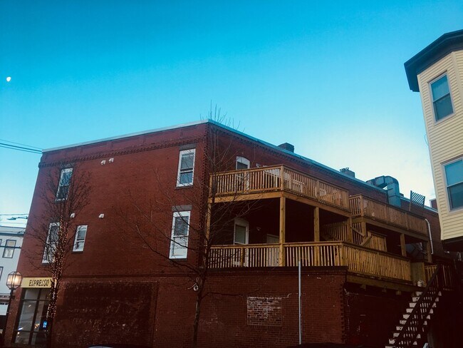 Building Photo - 175 Washington St