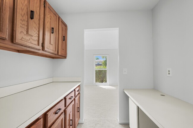 Building Photo - 3072 Brewster Ct