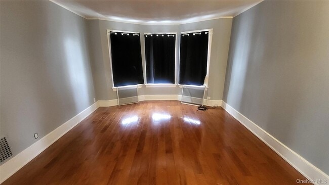 Building Photo - 107 Smith St