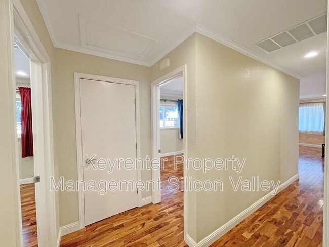 Building Photo - 153 Noyo Dr