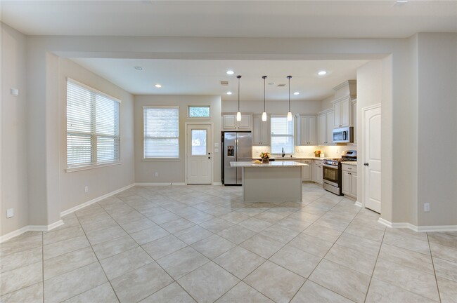 Building Photo - 12130 La Strada St