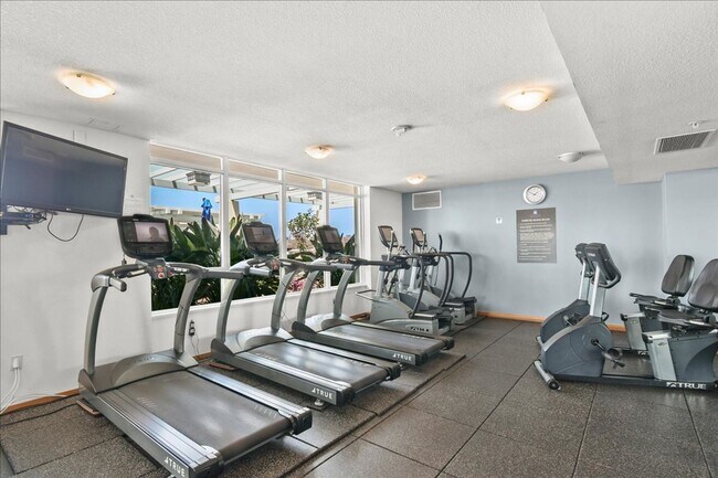 Building Photo - Move-In ready 1 Bed + Den in Discovery on Cortez Hill in Downtown