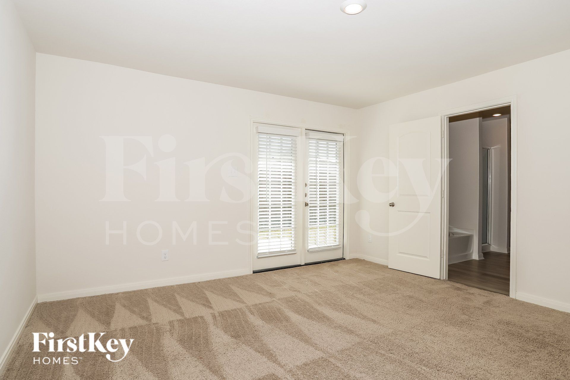 Building Photo - 26615 Ezemily Dr