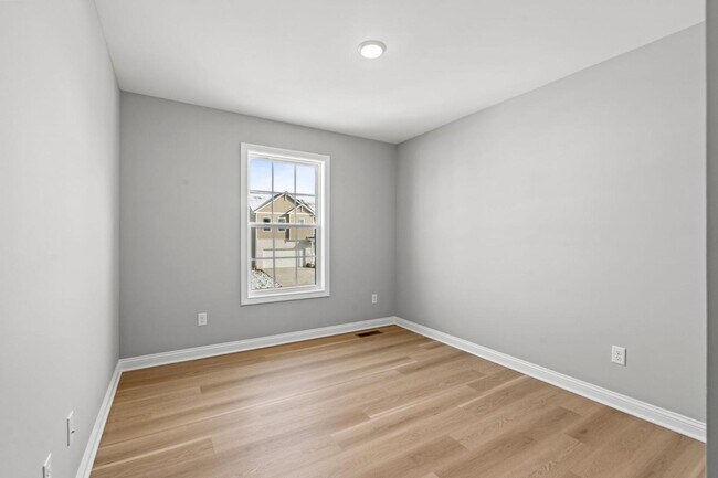 Building Photo - 113 Lambert Fld