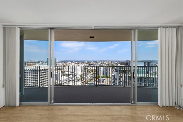 Building Photo - 700 E Ocean Blvd