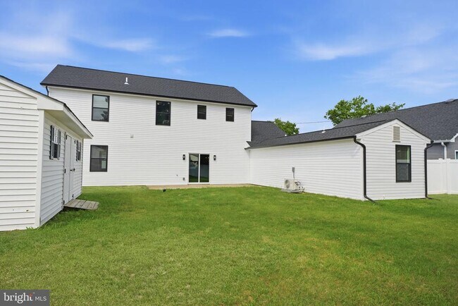 Building Photo - 96 Elderberry Dr
