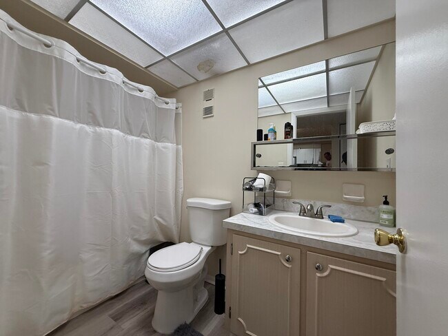 Building Photo - 460 NW 20th St