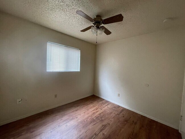 Building Photo - 2507 Sweet Clover Dr